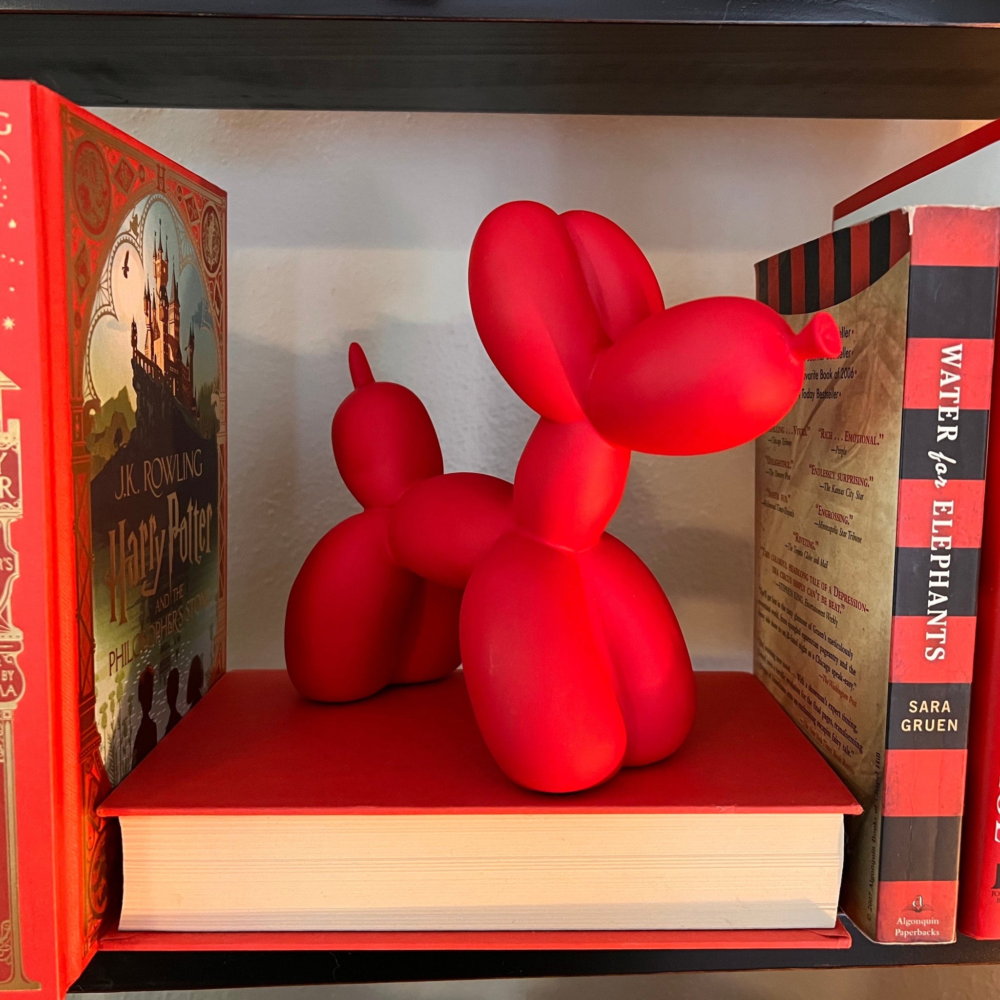 Red Balloon Dog Statue
